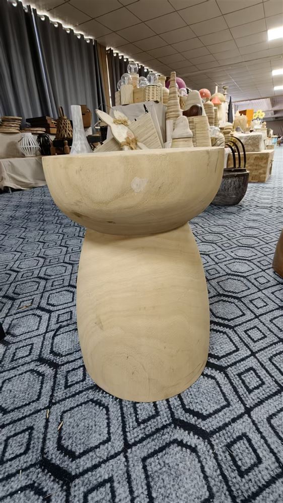 مقعد خشب صلب product photo